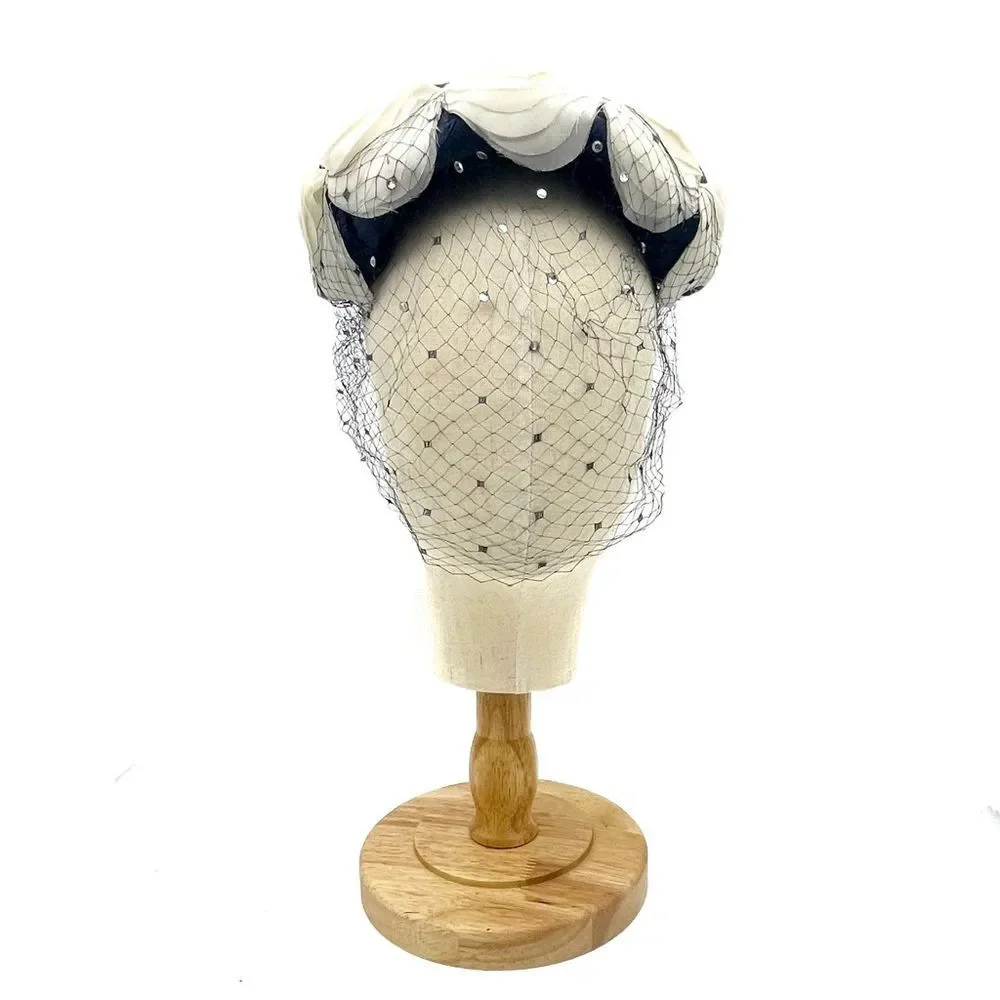 Vintage 1950s Pillbox Hat Navy Straw With White Rose Petals Mesh Veil Rhinestone - Picture 3 of 16